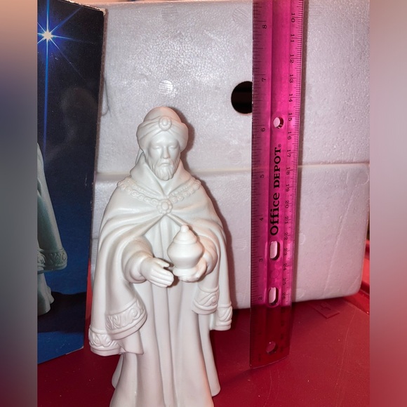 Avon Christmas Nativity Set - Picture 11 of 16